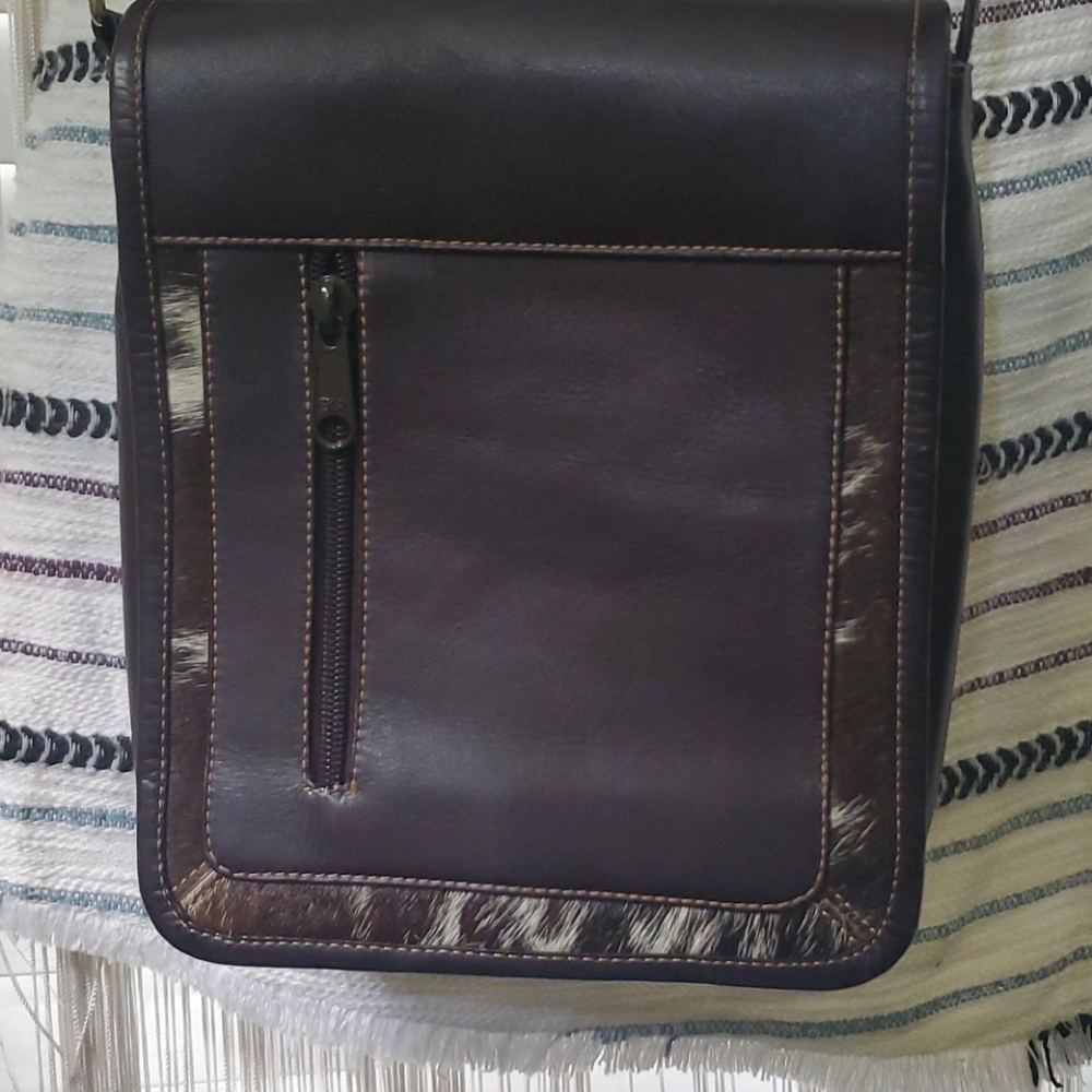 Cross body. Colombian Leather